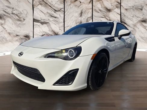 Used 2015 Scion FR-S image 3
