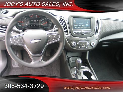 Used 2018 Chevrolet Malibu LS image 6