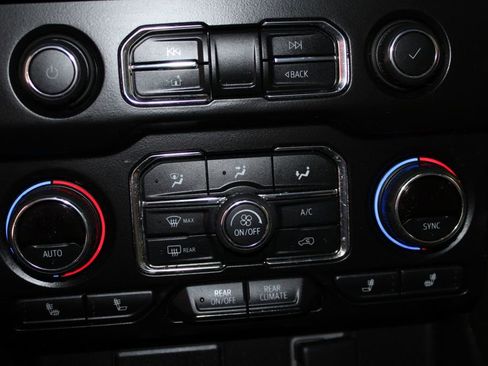 Used 2021 Chevrolet Tahoe Z71 w/ Z71 Off-Road Package image 43