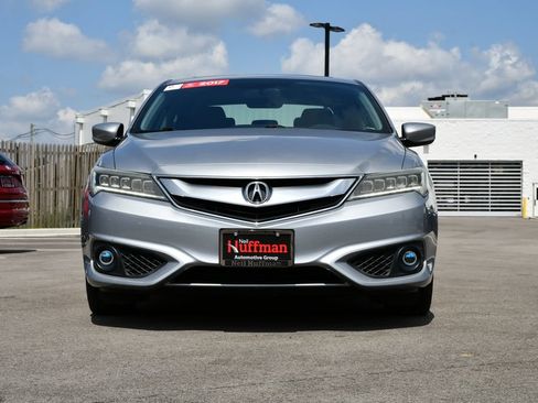 Used 2017 Acura ILX FWD image 3
