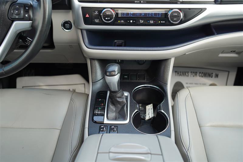 Used 2015 Toyota Highlander XLE FWD image 60