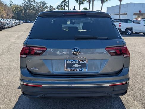 Used 2023 Volkswagen Tiguan SE image 4
