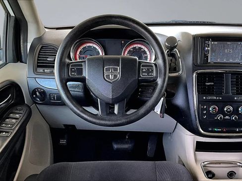 Used 2014 Dodge Grand Caravan SXT FWD image 8