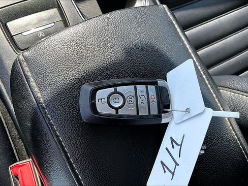 Used 2020 Ford Fusion SEL FWD image 12