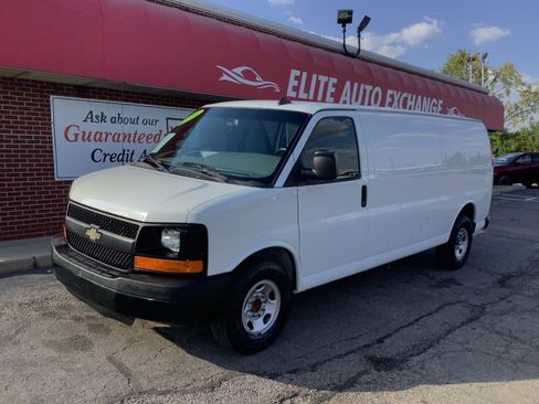 Used 2016 Chevrolet Express 3500 Extended image 1