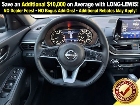 Used 2025 Nissan Altima 2.5 SV image 18