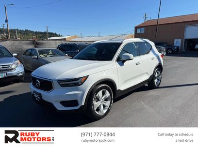 Used 2019 Volvo XC40 T5 Momentum