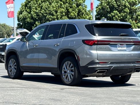 Used 2025 Buick Enclave Preferred FWD image 7