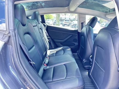 Used 2022 Tesla Model 3 Long Range AWD/4WD image 15