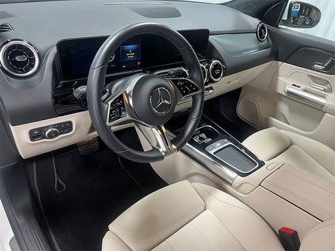 Used 2025 Mercedes-Benz GLA 250 4MATIC image 21