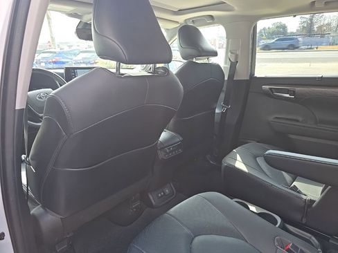 Used 2020 Toyota Highlander Limited image 24