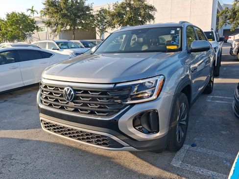 Used 2024 Volkswagen Atlas Cross Sport SE FWD image 6