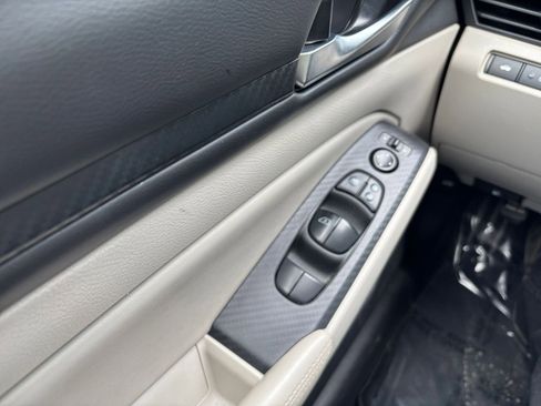 Used 2025 Nissan Altima 2.5 SV FWD image 18