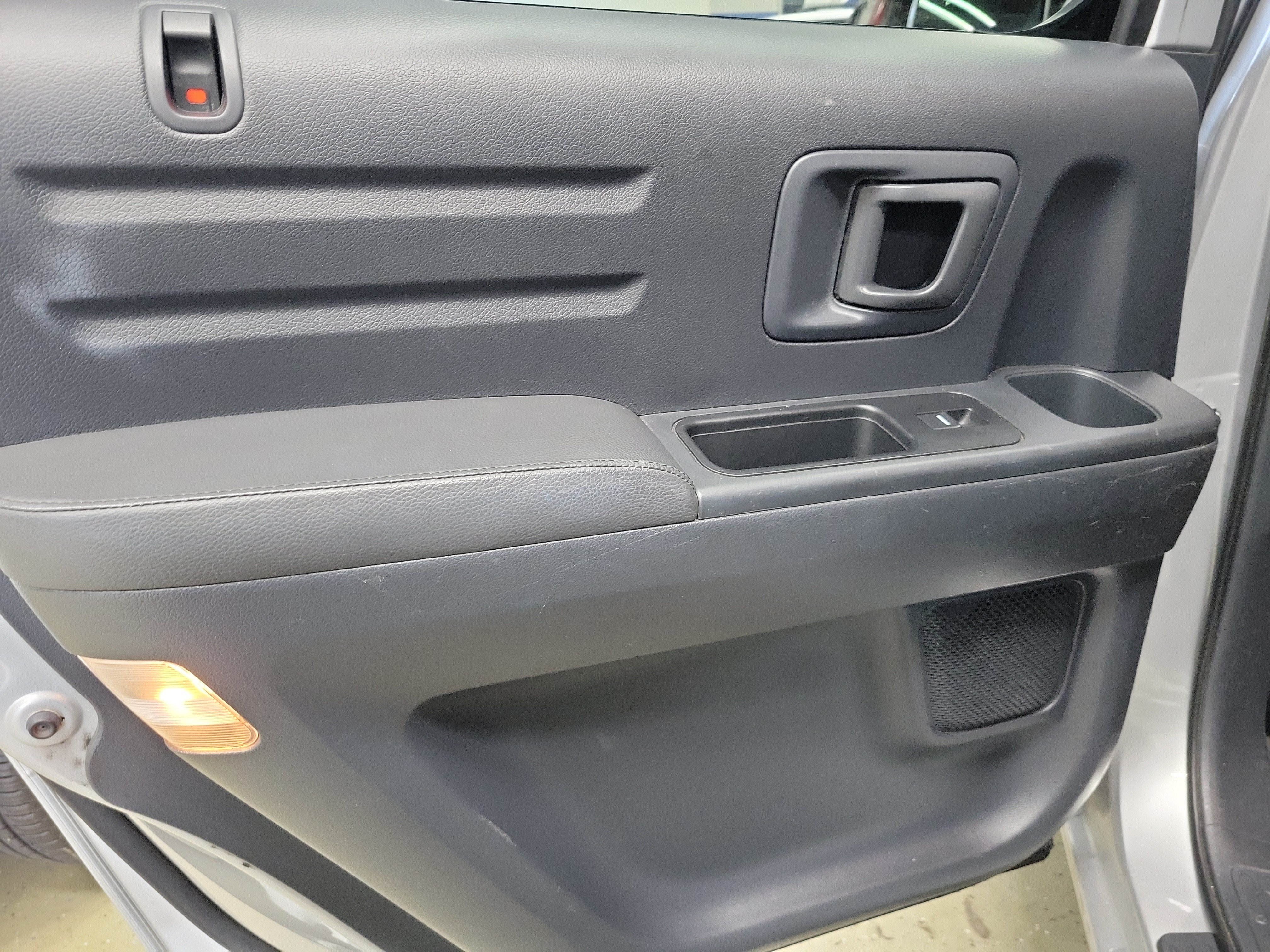 Used 2014 Honda Ridgeline SE image 17