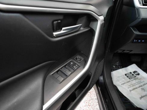 Used 2020 Toyota RAV4 XLE w/ Convenience Package AWD/4WD image 7