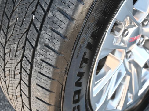 Used 2025 GMC Yukon Denali image 15