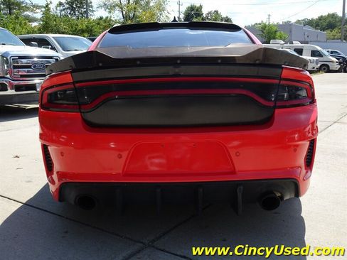 Used 2017 Dodge Charger R/T RWD image 9