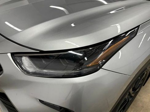 Certified 2023 Toyota Highlander XSE FWD image 8