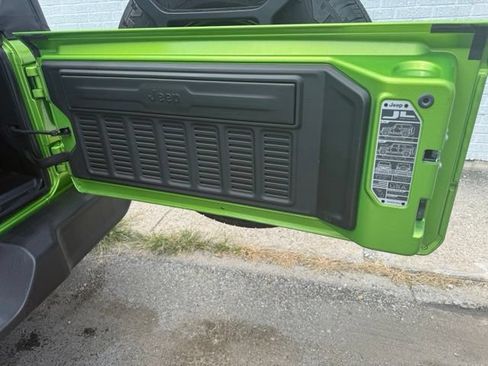 Used 2025 Jeep Wrangler Sport AWD/4WD image 10
