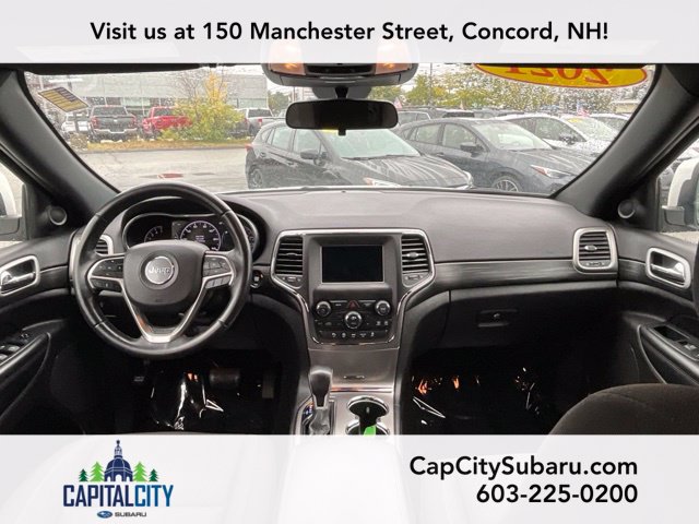 Used 2021 Jeep Grand Cherokee Laredo AWD/4WD image 16