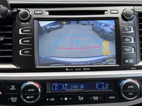 Used 2016 Toyota Highlander XLE AWD/4WD image 30