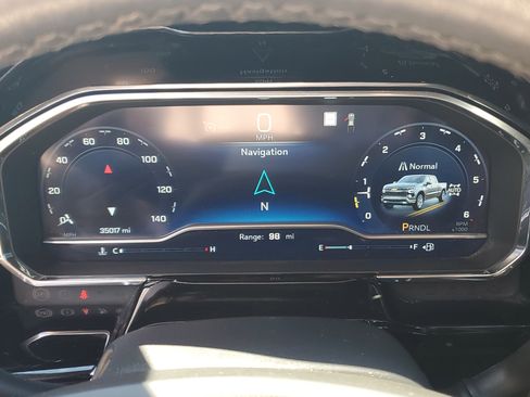 Used 2022 Chevrolet Silverado 1500 LT w/ Z71 Off-Road Package image 23