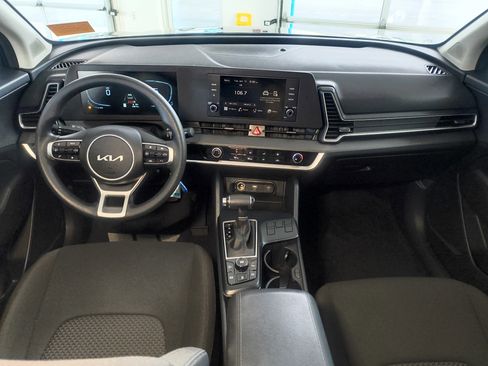 Used 2024 Kia Sportage LX image 7