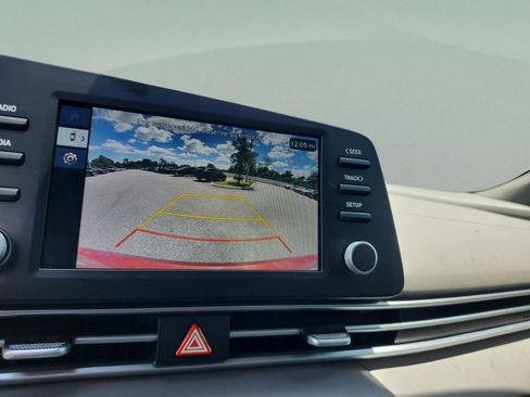 Used 2025 Hyundai Elantra Sport FWD image 20