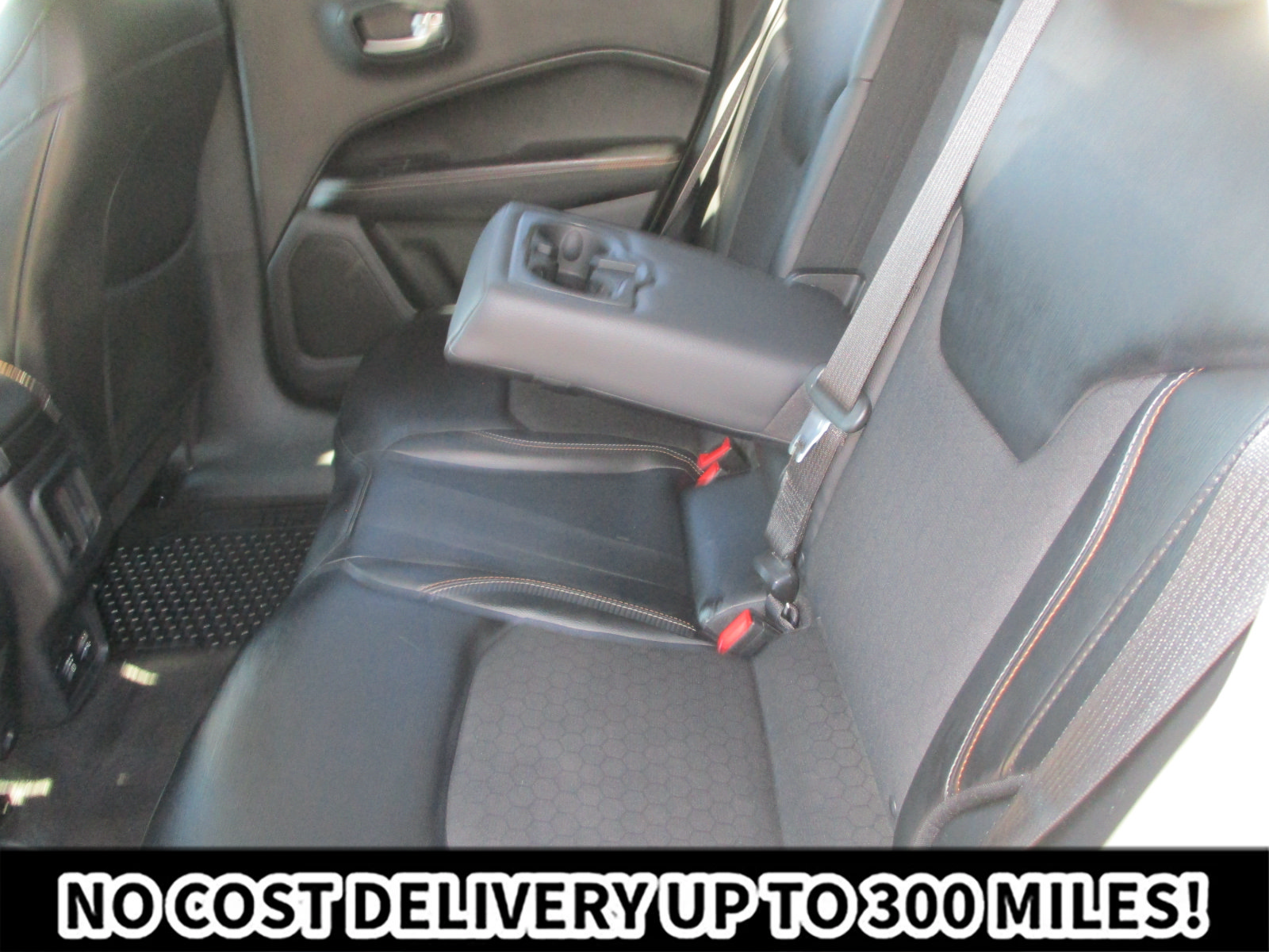 Used 2017 Jeep Compass Latitude w/ Popular Equipment Group FWD image 18