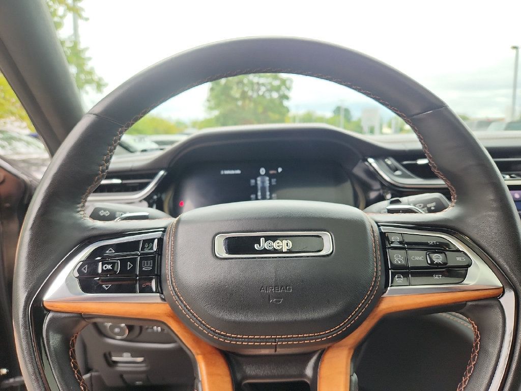 Used 2023 Jeep Grand Cherokee Summit AWD/4WD image 20