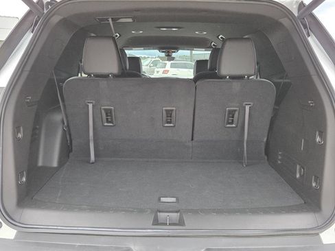 Used 2023 Chevrolet Traverse RS AWD/4WD image 18