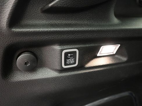 Used 2021 Jeep Grand Cherokee L Limited AWD/4WD image 18