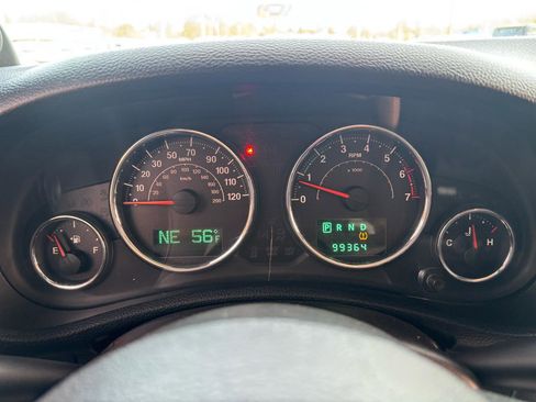 Used 2014 Jeep Wrangler Unlimited Sahara w/ Dual Top Group AWD/4WD image 19