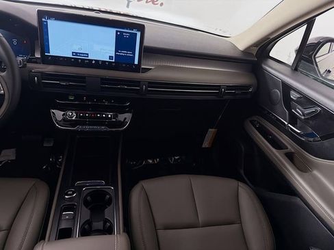 New 2026 Lincoln Corsair Premiere FWD image 25