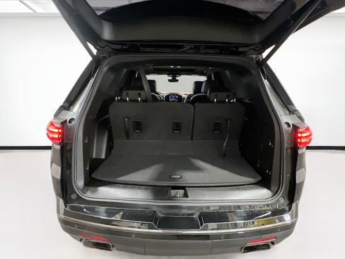 Used 2022 Chevrolet Traverse Premier w/ Redline Edition image 18