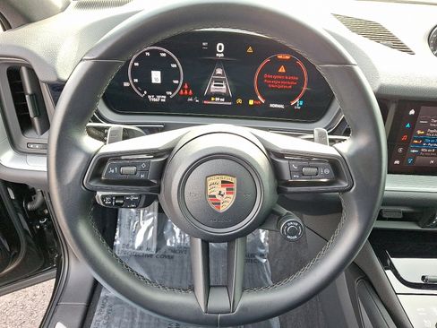 Used 2024 Porsche Cayenne Coupe image 20