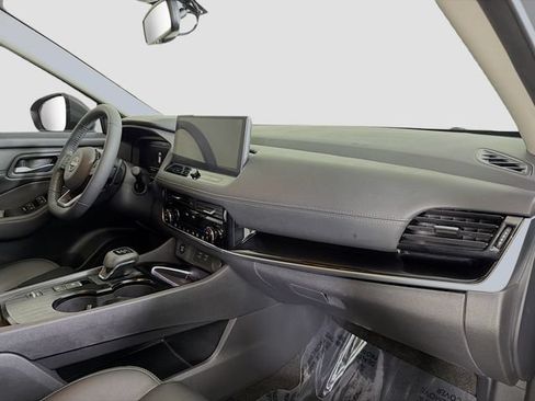Used 2024 Nissan Rogue SL w/ SL Premium Package FWD image 32