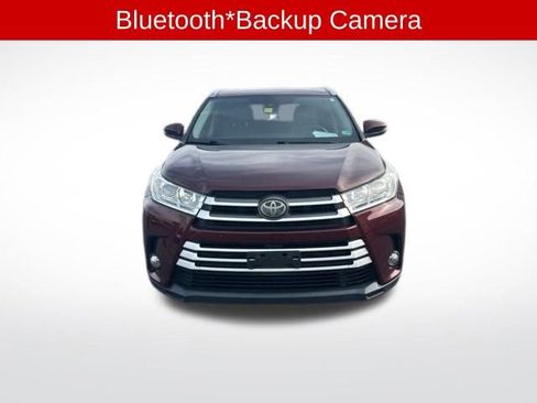 Used 2019 Toyota Highlander XLE image 2