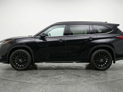 Used 2025 Toyota Highlander XSE image 5