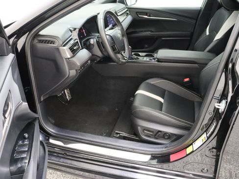 Certified 2025 Toyota Camry SE w/ Convenience Package FWD image 14