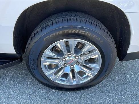 Used 2025 GMC Yukon XL Denali image 30
