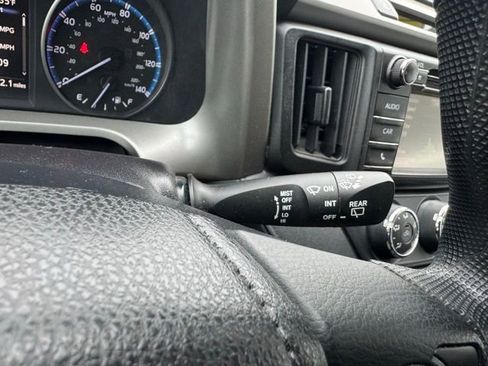 Used 2018 Toyota RAV4 LE image 26