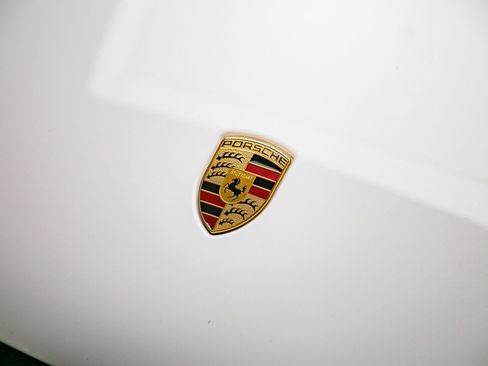 Certified 2023 Porsche Macan AWD/4WD image 12