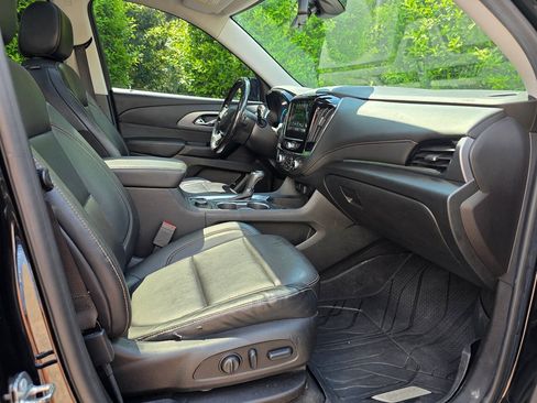 Used 2018 Chevrolet Traverse Premier w/ Redline Edition AWD/4WD image 41