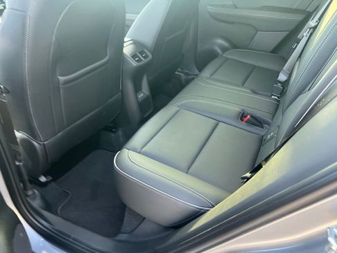 Used 2022 Buick Envision Essence w/ Technology Package I AWD/4WD image 11