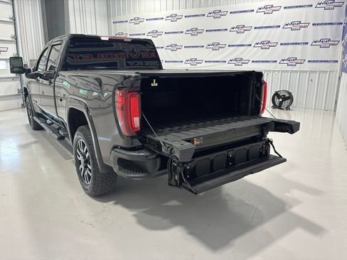 Used 2022 GMC Sierra 2500 AT4 w/ Snow Plow Prep/Camper Package AWD/4WD image 6