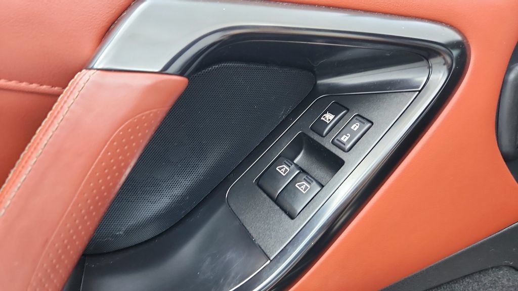 Used 2015 Nissan GT-R Premium AWD/4WD image 17