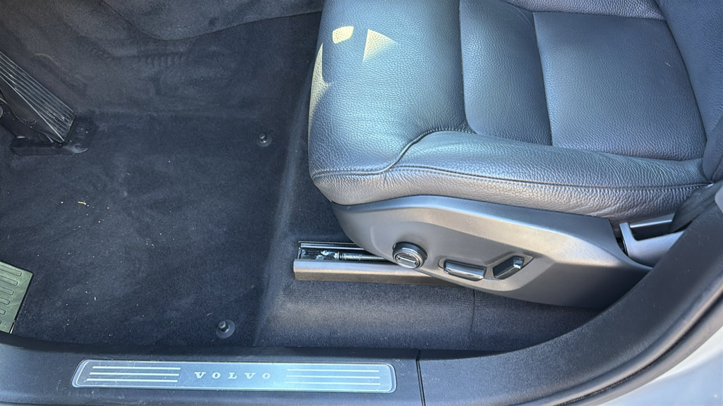 Certified 2025 Volvo XC90 B6 Plus AWD/4WD image 26