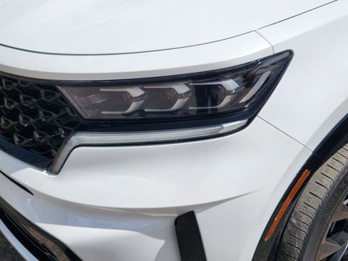 Used 2023 Kia Sorento SX AWD/4WD image 4