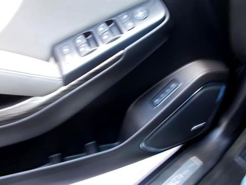 Used 2017 Chevrolet Tahoe LT image 31